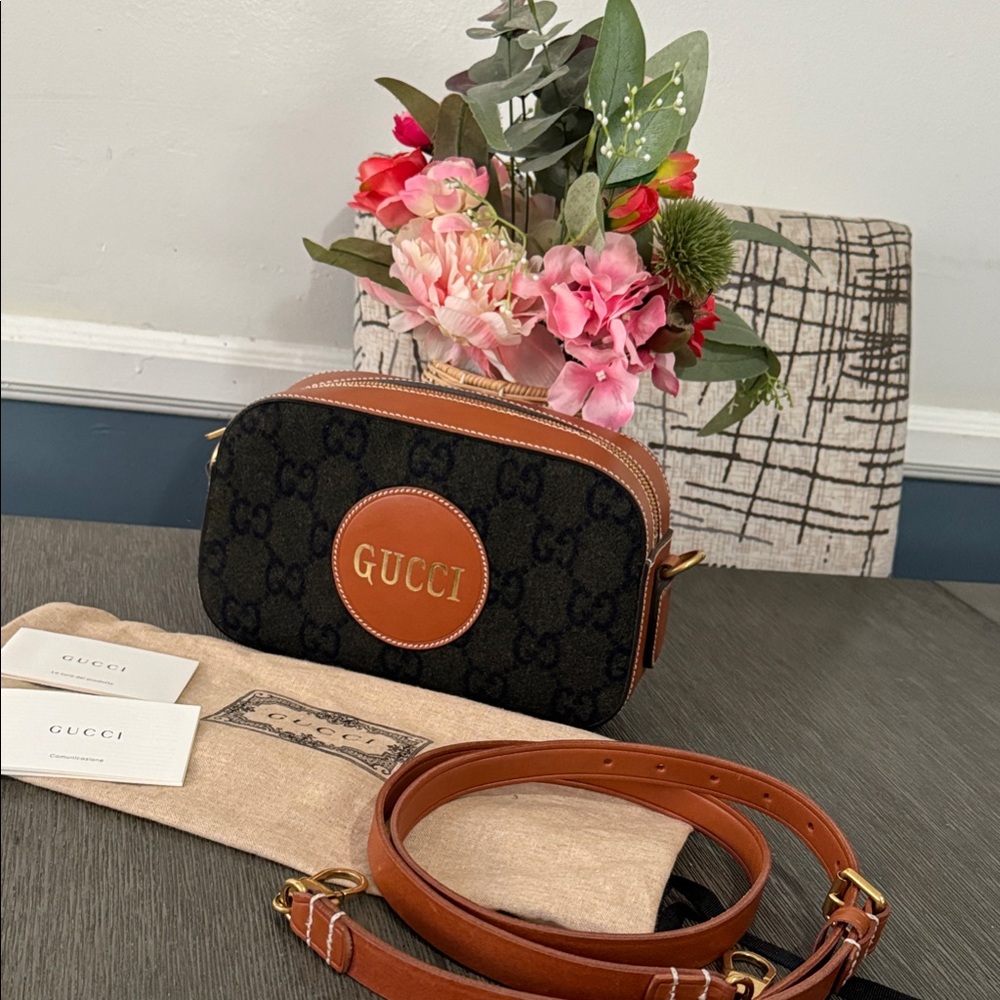 💯 Authentic RARE Gucci Off the Grid camera bag GG Wool and tan leather